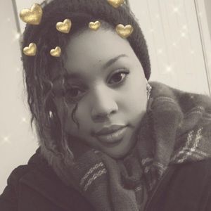 Meet your Posher, Janaira